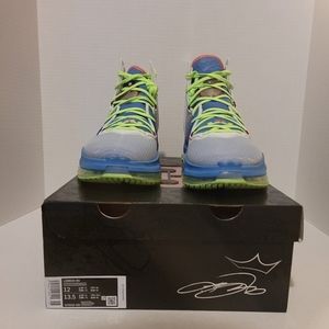 Lebron 19s, size 12